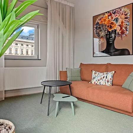 Ultra - Unirii & Old Town Apartment
