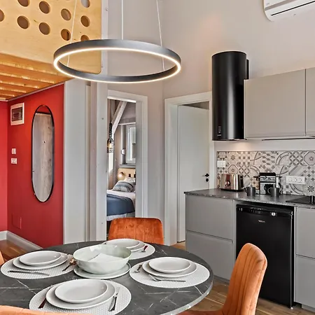 Ultra - Unirii & Old Town Apartment *
