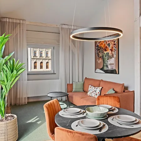 Ultra - Unirii & Old Town Apartment