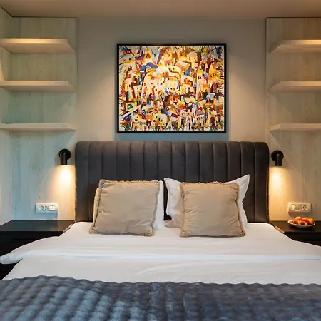 Ultra - Unirii & Old Town