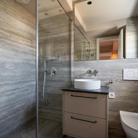 Ultra - Unirii & Old Town Apartament *