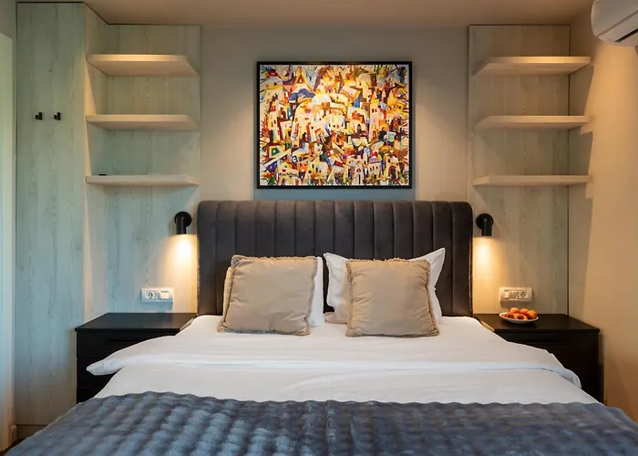 Ultra - Unirii & Old Town