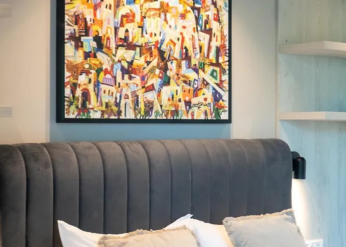 Ultra - Unirii & Old Town Bukarest