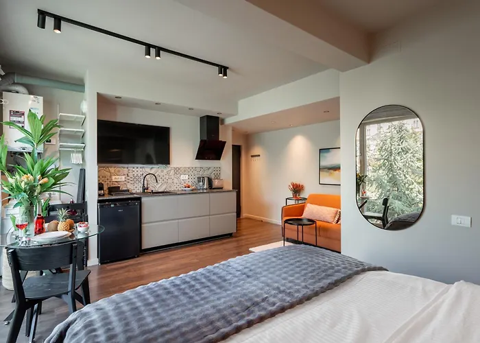 Ultra - Unirii & Old Town *