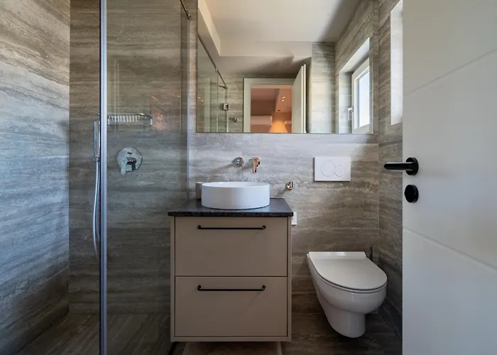 Ultra - Unirii & Old Town