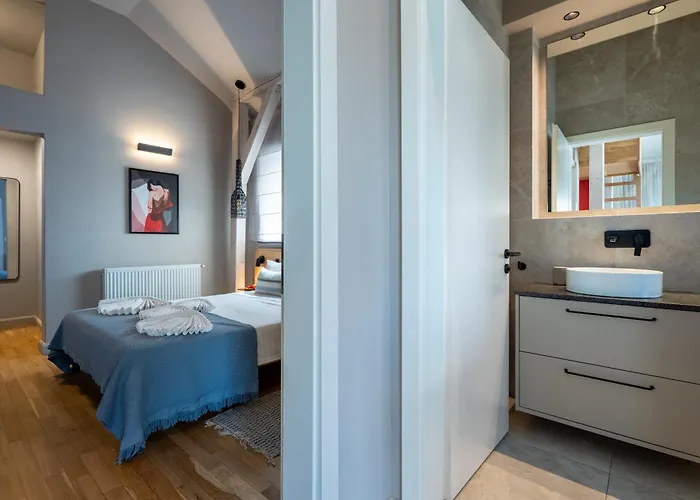 Ultra - Unirii & Old Town *